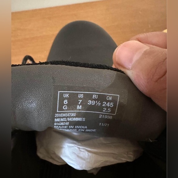 Clarks Donaway Black Leather Shoes - Picture 4 of 4